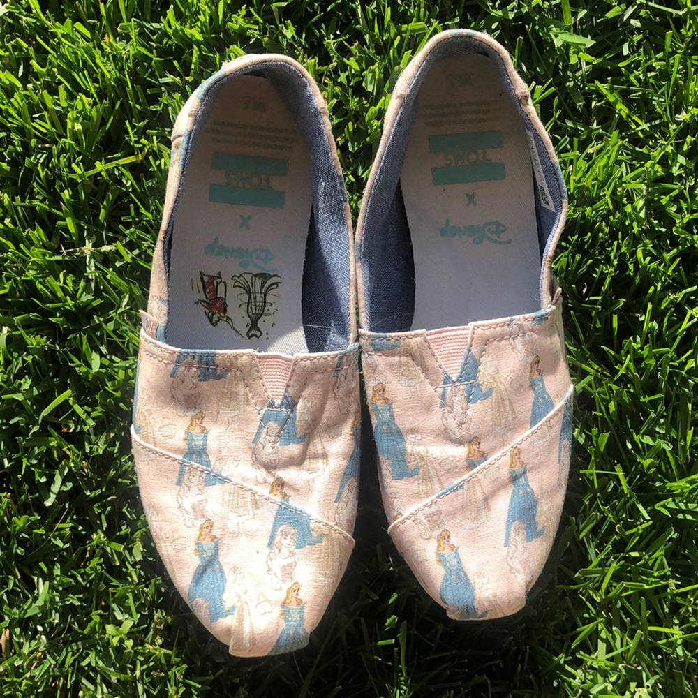 Toms Disney sleeping beauty shoes Aurora